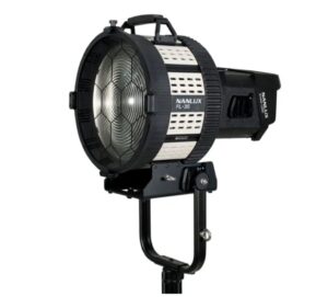 Read more about the article Nanlux Evoke 1200 + FL-35 Fresnel